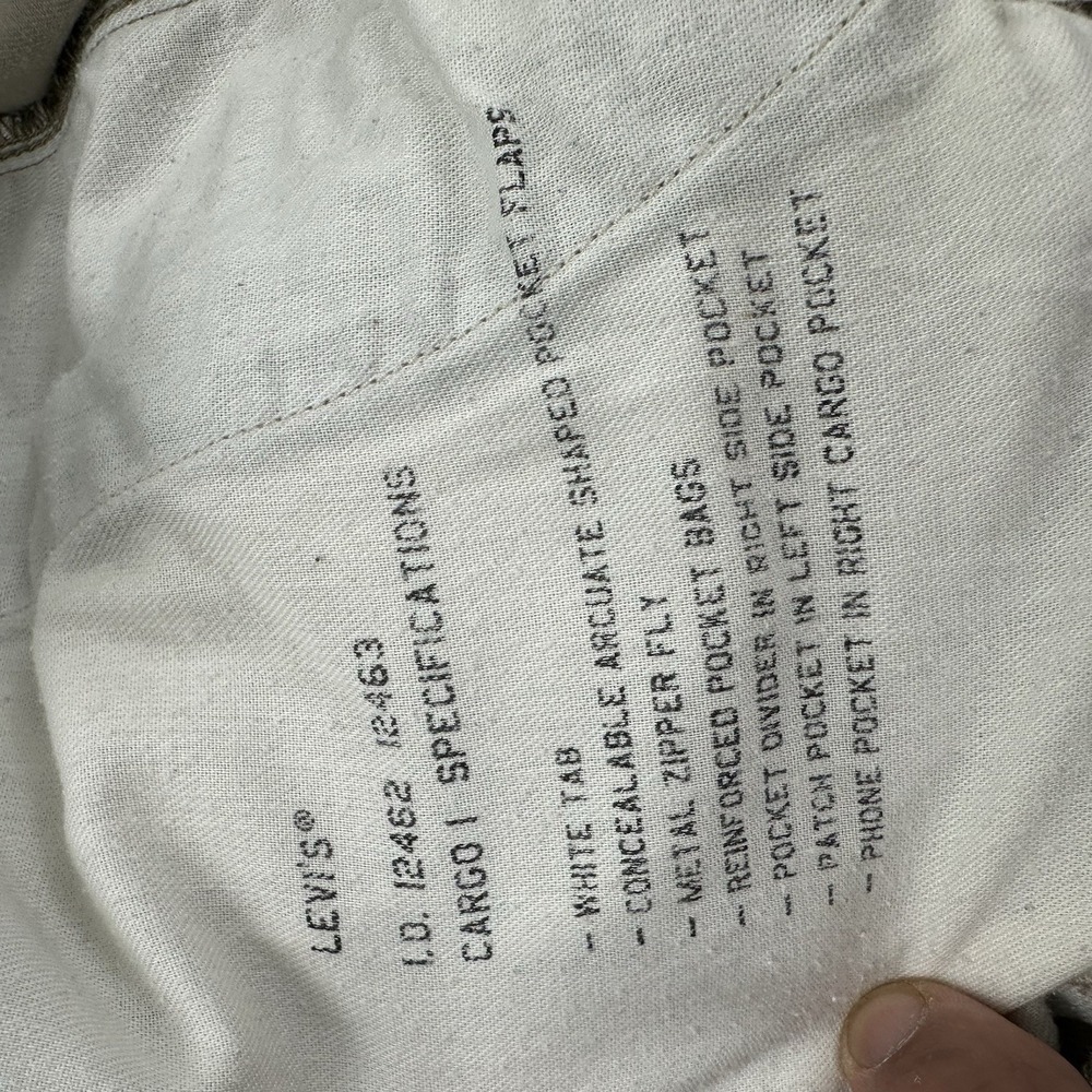 Y2K Levi's Baggy Cargo Shorts Men Khaki Actual 43 x 11 Grunge White Tab Military - Picture 11 of 14